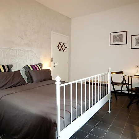 Light Of Frühstückspension Rom